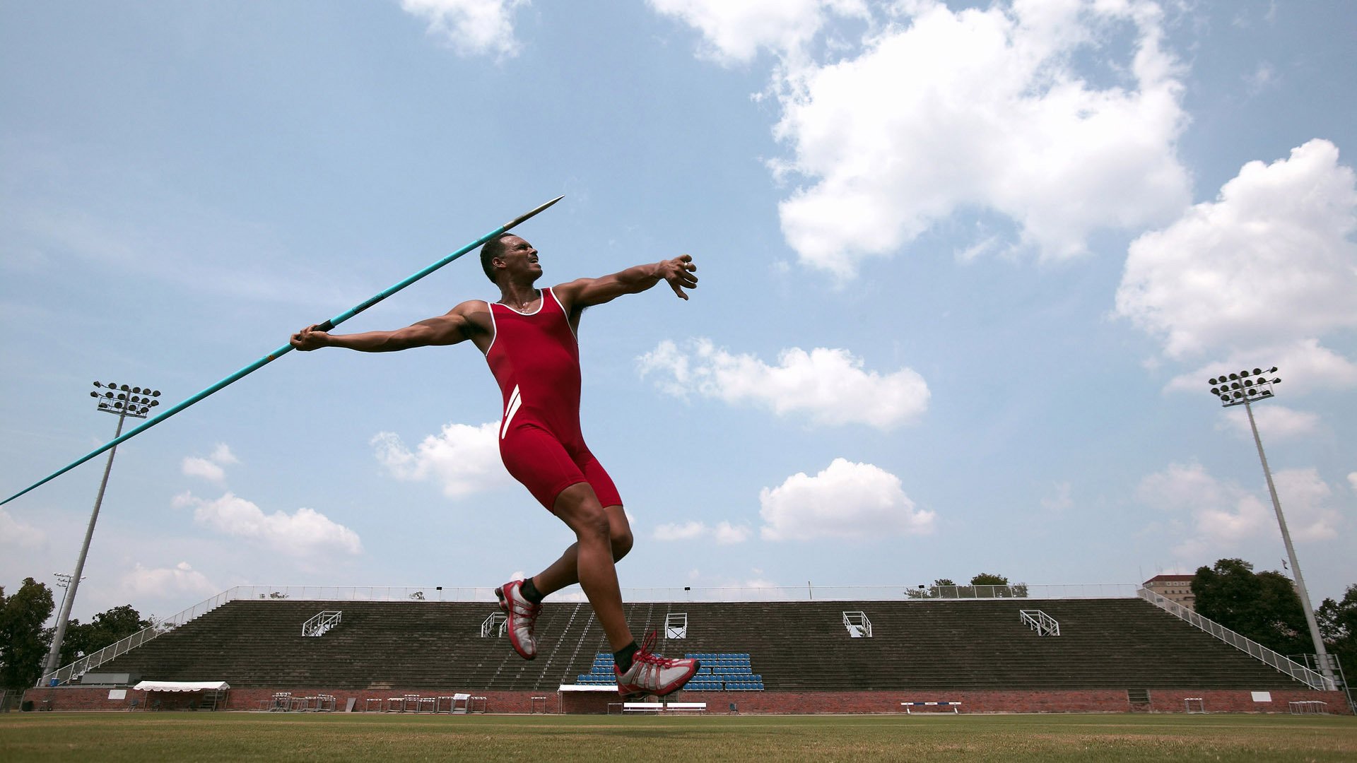 合作示范:体育与电商平台达成联合推广的成功范例,体育 合作